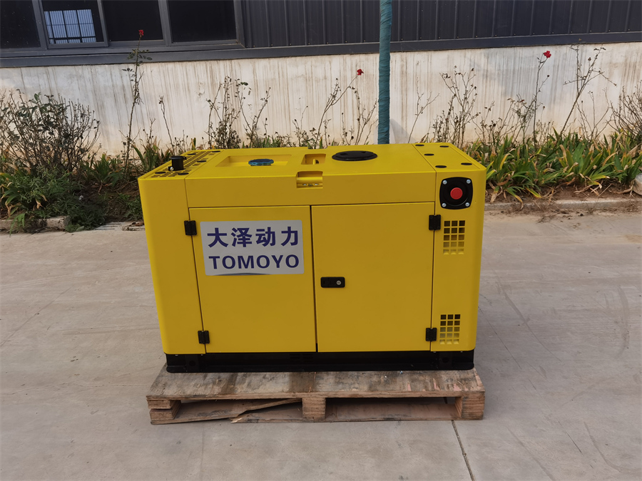 手推四轮家用品质型12KW柴油发电机低温启动230V400V60HZ大泽动力